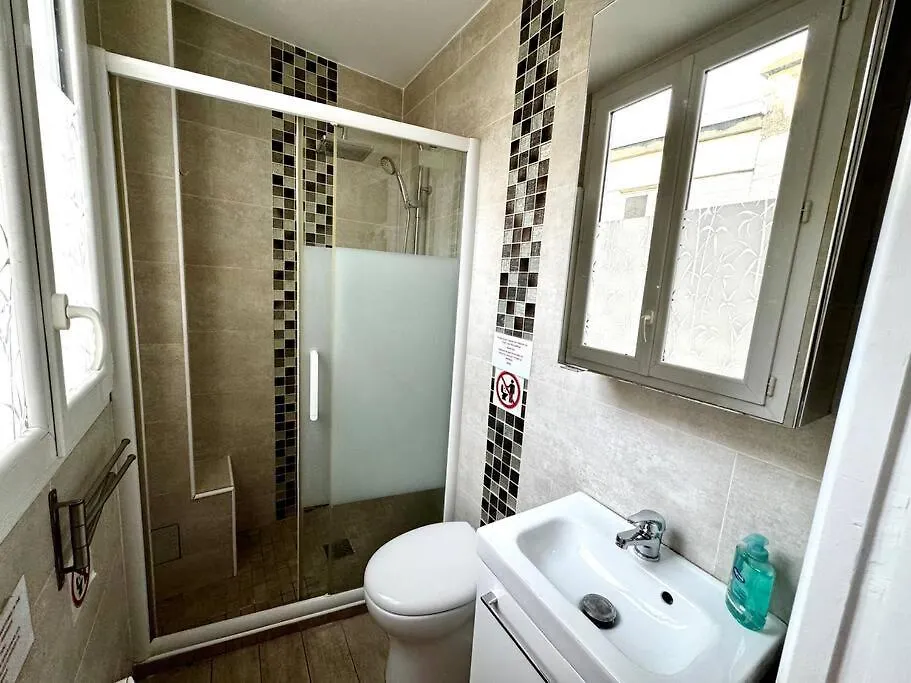 Champs-Elysees - Suite For 2 People Paris France