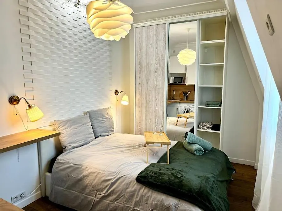 Champs-Elysees - Suite For 2 People Παρίσι