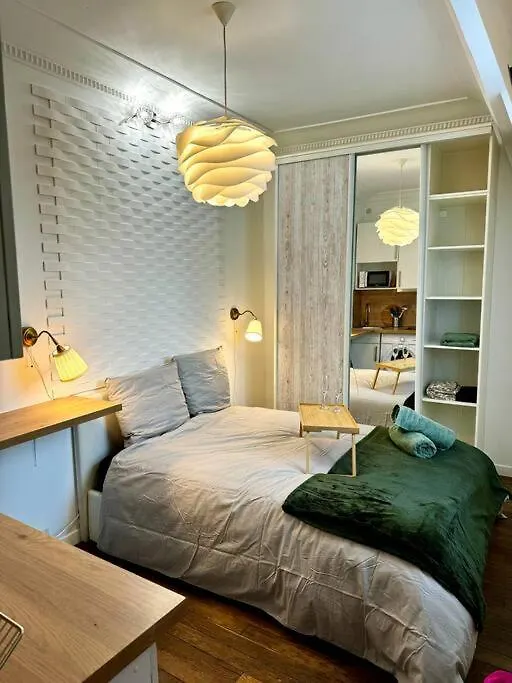 Champs-Elysees - Suite For 2 People Paris 0*,